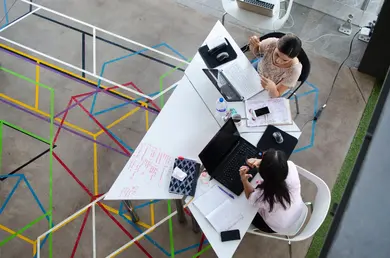 HubSpot Sales Hub vs Zoho CRM – 2027 Comparison thumbnail