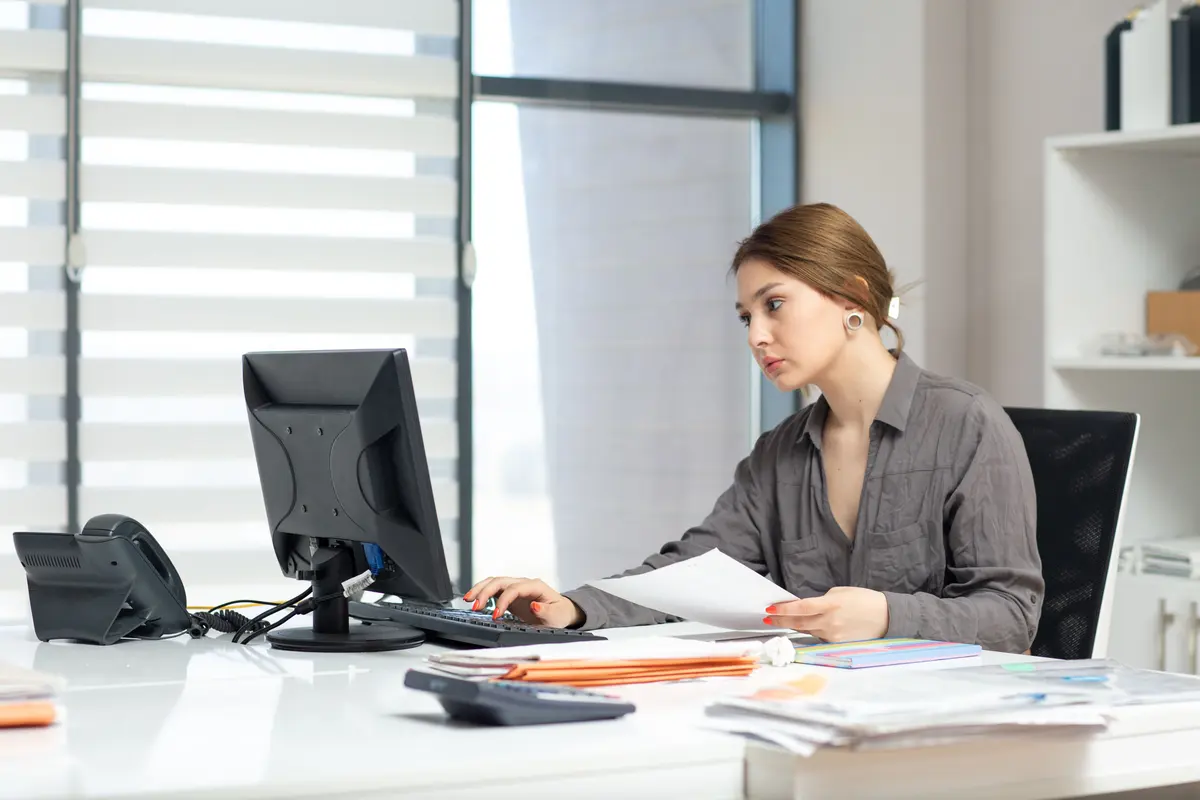 average-executive-assistant-salary-in-2024.jpg