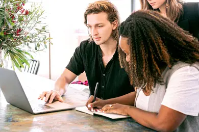 Best Features of a Learning Management System (LMS): 2027 Guide thumbnail