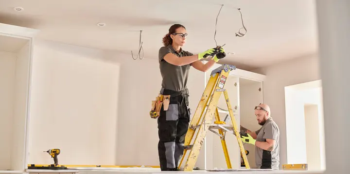 Electricians Now Out-Earn The Average College Graduate In 31 States