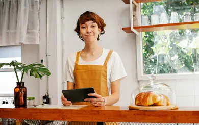 Side Hustles Among Students: How Young Adults Are Earning While Studying thumbnail