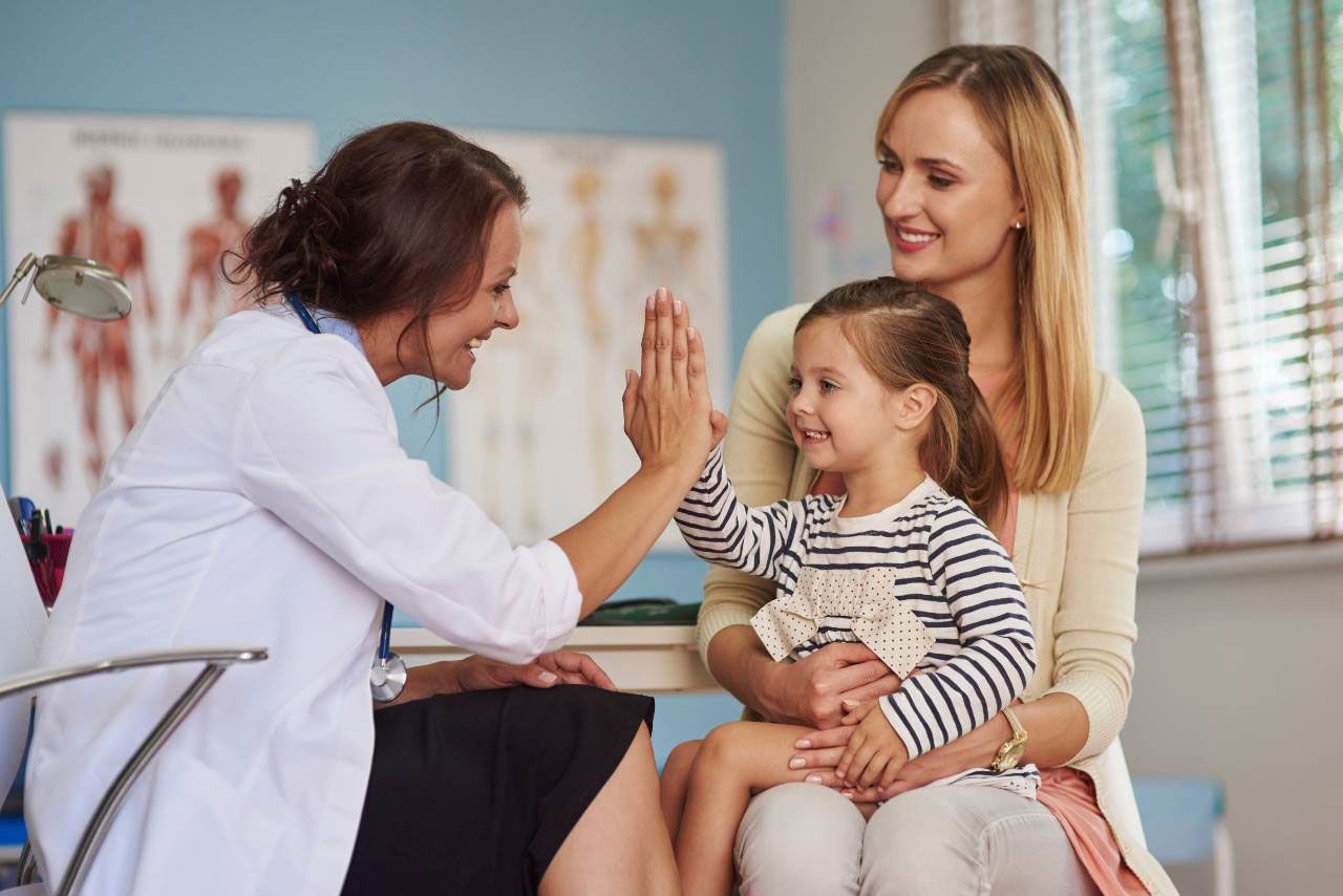 2026 How to Become a Family Nurse Practitioner – Salary & Requirement