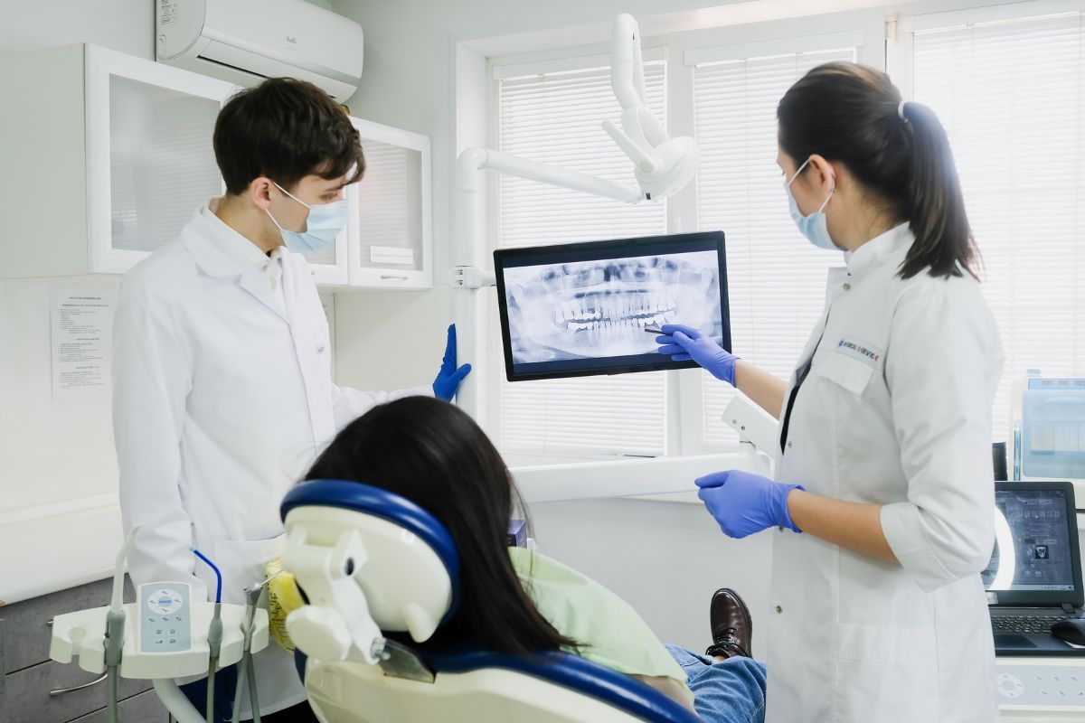2026 How to Become a Dentist – Salary & Requirements