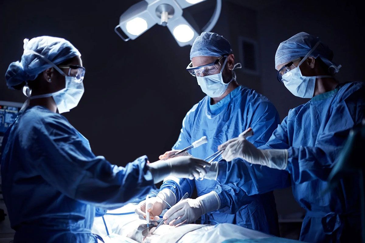 June 2026 How to Become a Surgical Technician – Salary & Requirements