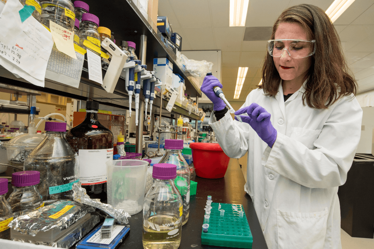 2027 Chemistry Careers: Guide to Career Paths, Options & Salary thumbnail