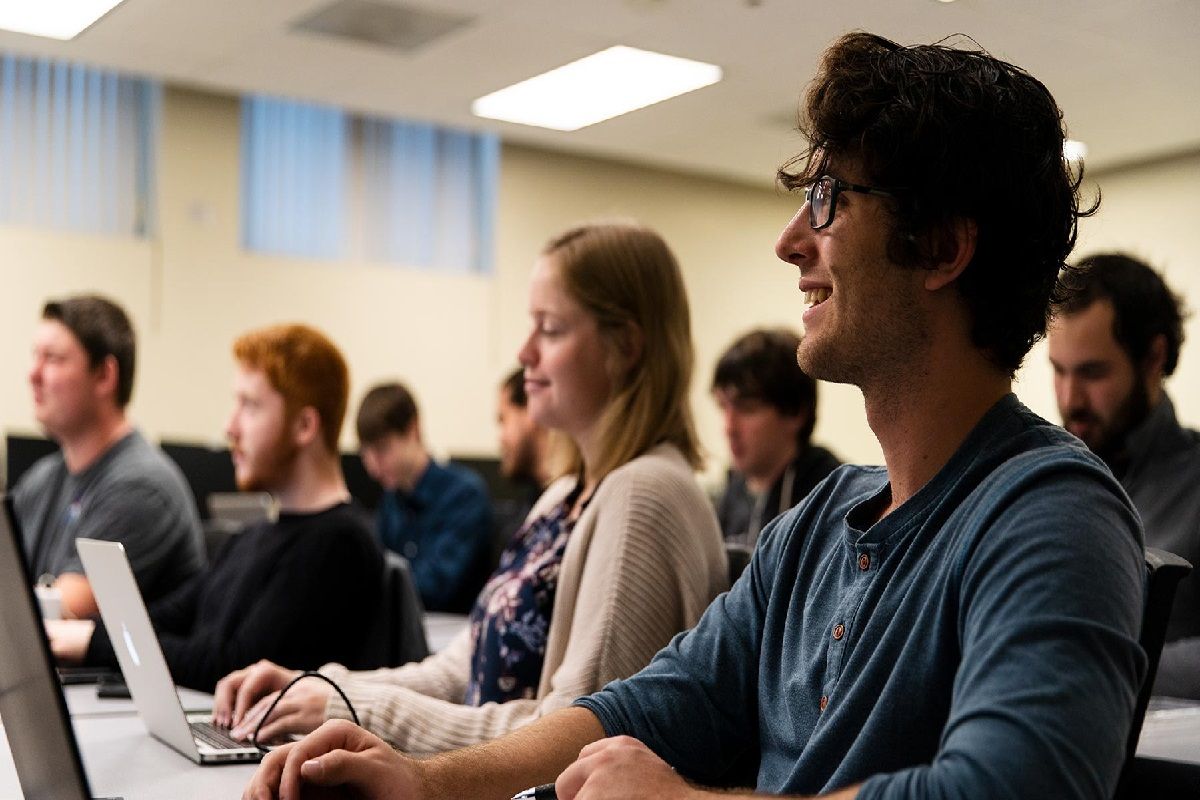 2027 Computer Information Systems vs. Computer Science – Which Is Right for You? thumbnail