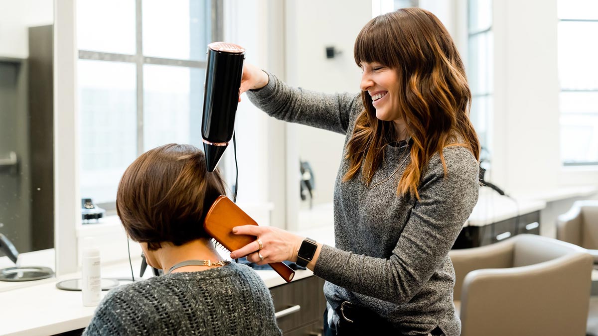 2027 Cosmetology Degree Guide: Costs, Requirements & Job Opportunities thumbnail