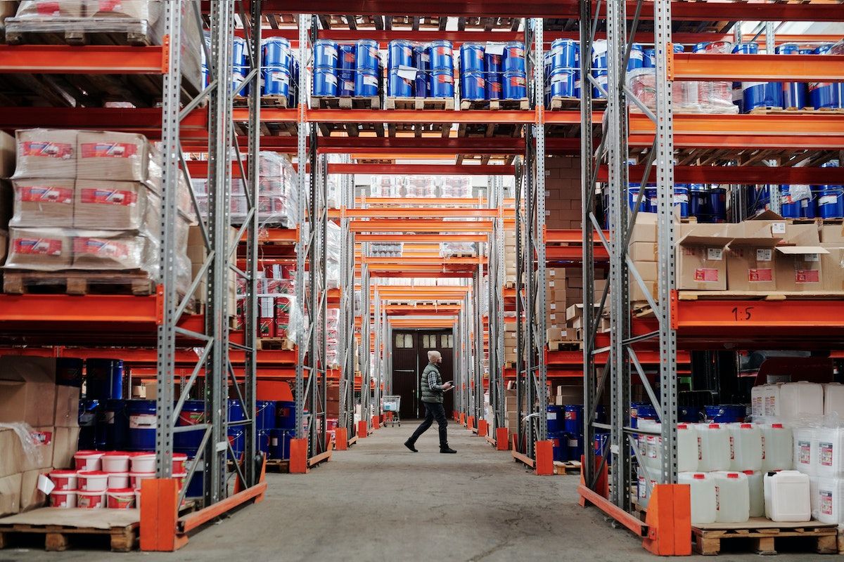 2027 What Can You Do with a Supply Chain Management Degree: Costs & Opportunities thumbnail