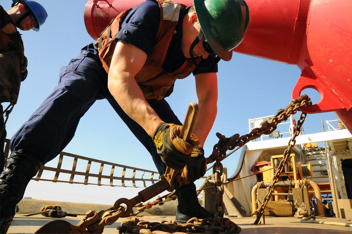 2027 Best Jobs for Trade School Graduates: Guide to Career Paths, Options & Salary thumbnail